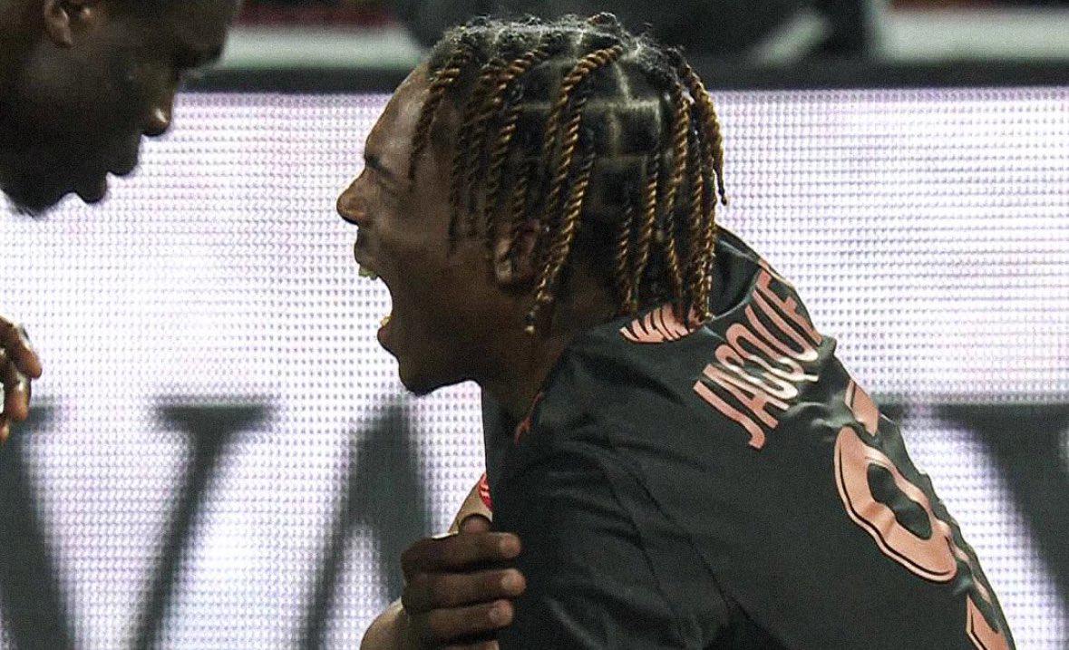 PG模拟器-可惜！利物浦1亿欧签2大新星中卫均赛季报销，因3000万镑错过格伊